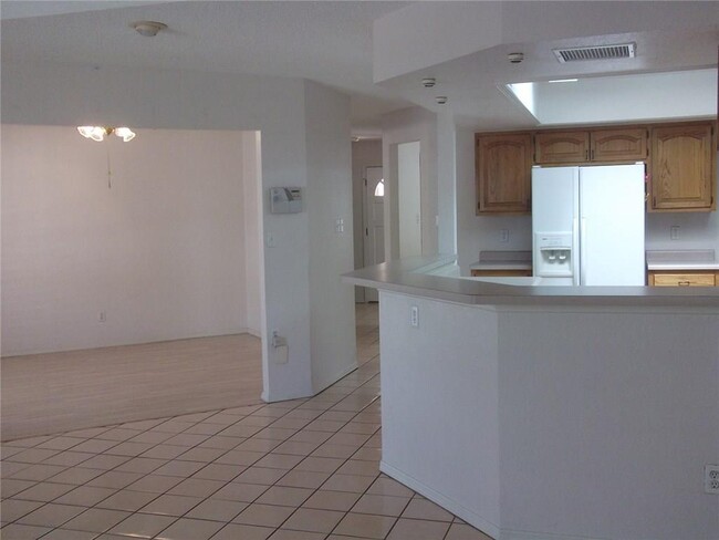 Building Photo - 7680 Dianjou Dr