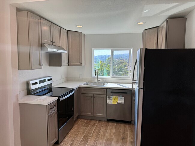 Building Photo - 2483 San Carlos St