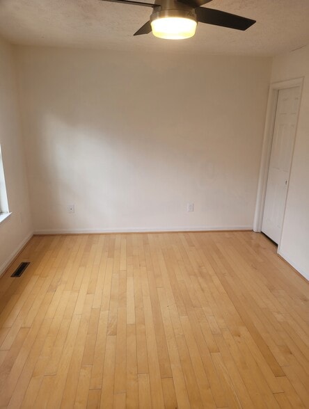 Master bedroom - 1252 Castine Ct