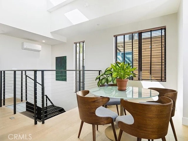 Building Photo - 811 N Detroit St