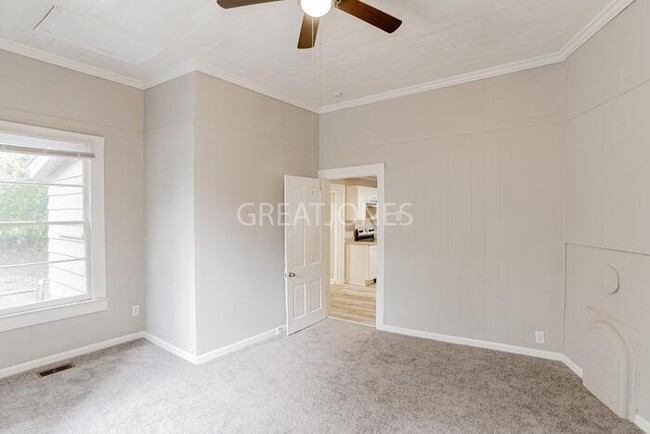 Building Photo - Charming 2 bedroom home in Anderson!