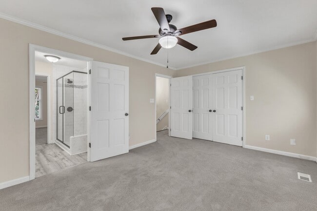 Building Photo - 2824 Wayland Dr