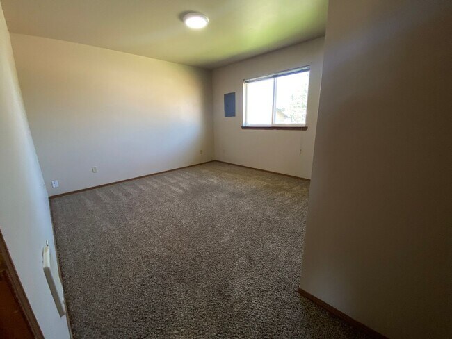 Building Photo - 1001 E 19th Ave