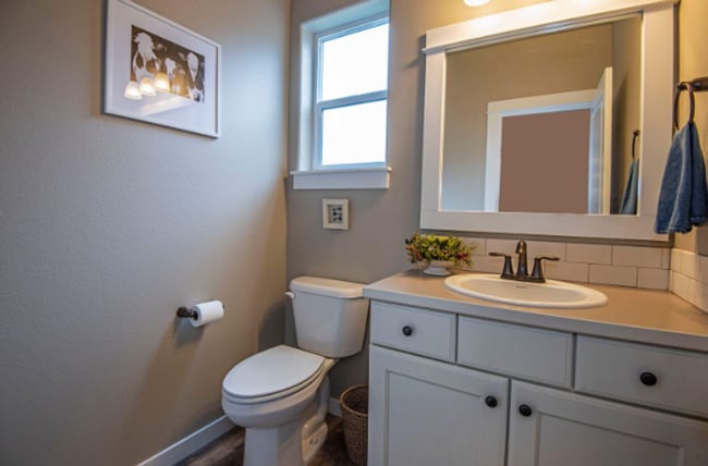 Building Photo - Modern 4-bdr with two Master Suites & Moun...