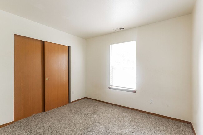 Building Photo - 6805 Jericho Ln SW