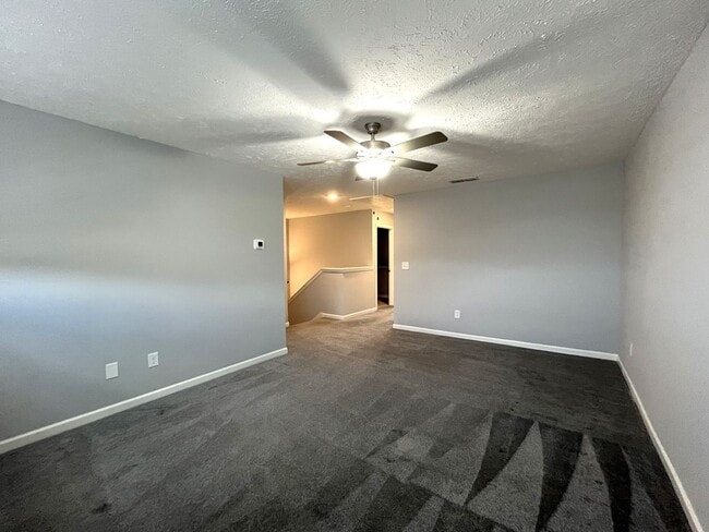 Building Photo - Immaculate 3 Bedroom 3 Bath Townhome in Smyrna!