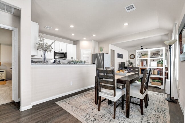 Building Photo - 1329 Mount Blanc Path