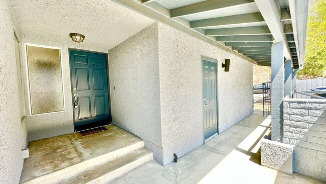 Building Photo - Sweet Two-Story Home with Amazing Views in...