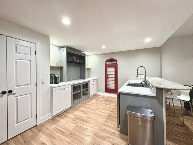 Building Photo - 3232 Brookview Rd