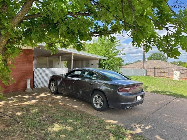 Building Photo - 4800 George St