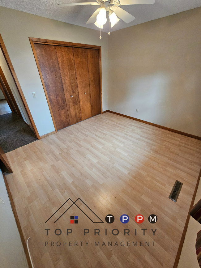 Building Photo - **WINTER MOVE-IN SPECIAL** 2 Bedroom | 1 B...