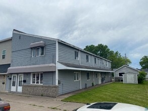 Building Photo - 1813 Iowa Ave