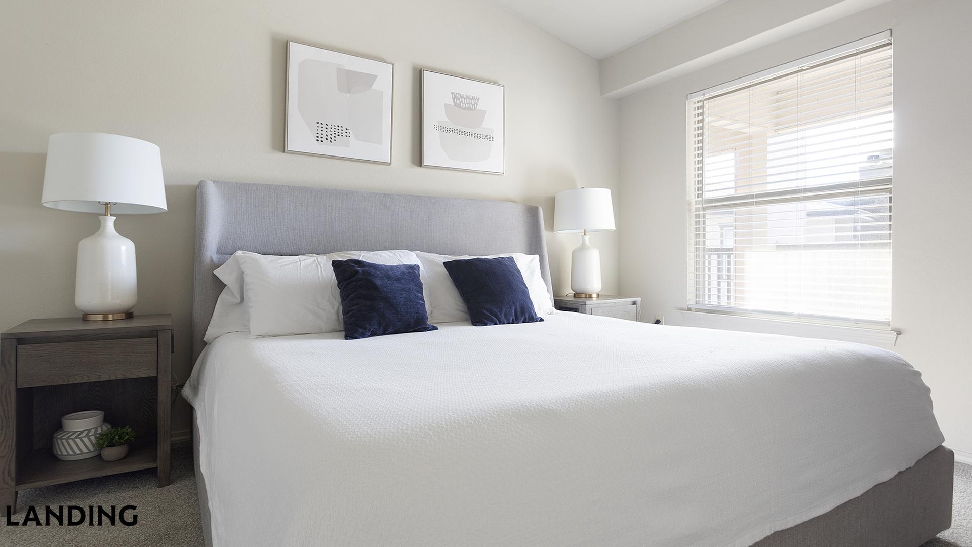 Building Photo - 701 W 101st Pl S