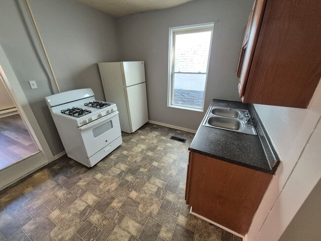 Building Photo - 1019-1021 Columbia St.