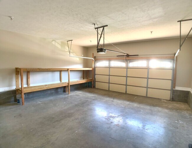 Building Photo - 1734 Ellie Piper Cir