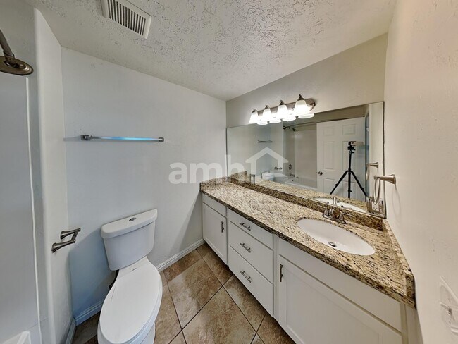 Building Photo - 5956 S Stone Flower Way