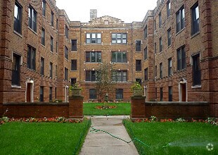 Building Photo - 3513 N Racine Ave