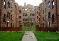 Building Photo - 3509 N Racine Ave