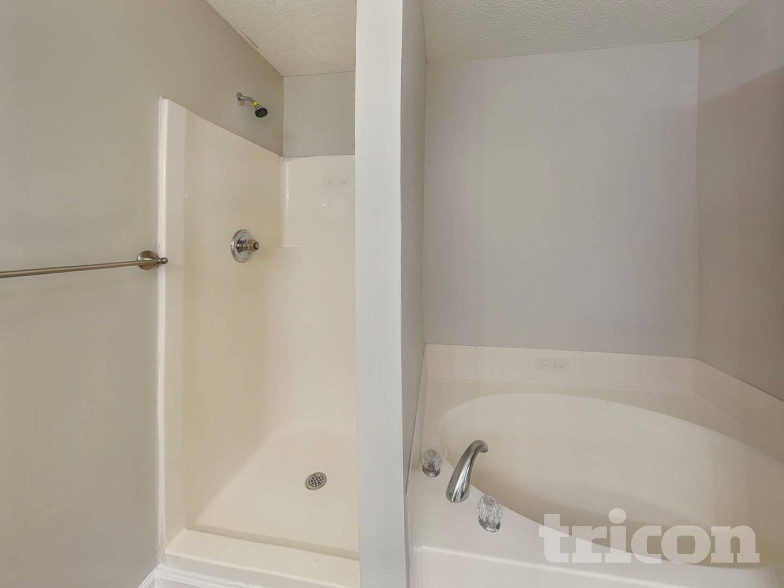 Building Photo - 10587 Village Trail