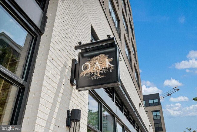 Building Photo - 705 Lyles Ln