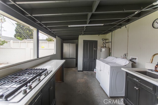 Building Photo - 702 N Pine St