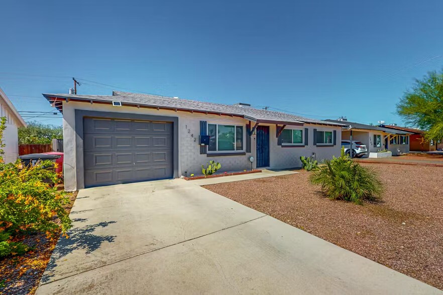 Building Photo - 1242 N 78th St
