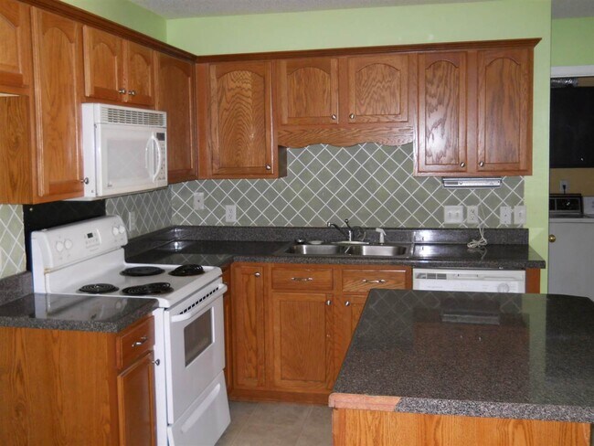 Building Photo - 1098 Breezy Valley Dr