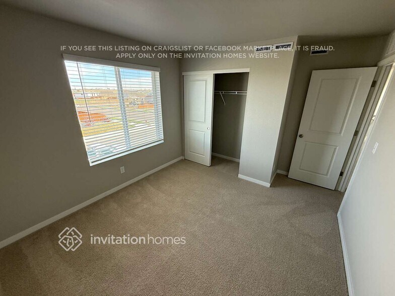 Building Photo - 957 Cascade Falls St