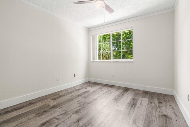 Building Photo - 127 Yacht Club Way