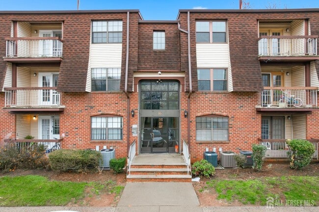 Primary Photo - 1610 Green Hollow Dr