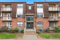 Building Photo - 1610 Green Hollow Dr