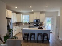 Building Photo - 137 Four Leaf Dr