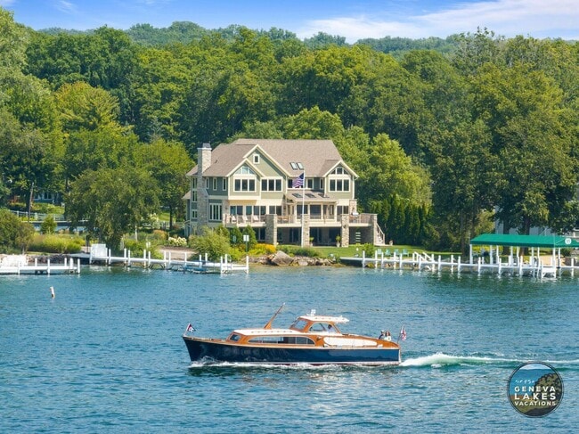 Primary Photo - Lake Geneva Luxury Dream Lake House Availa...