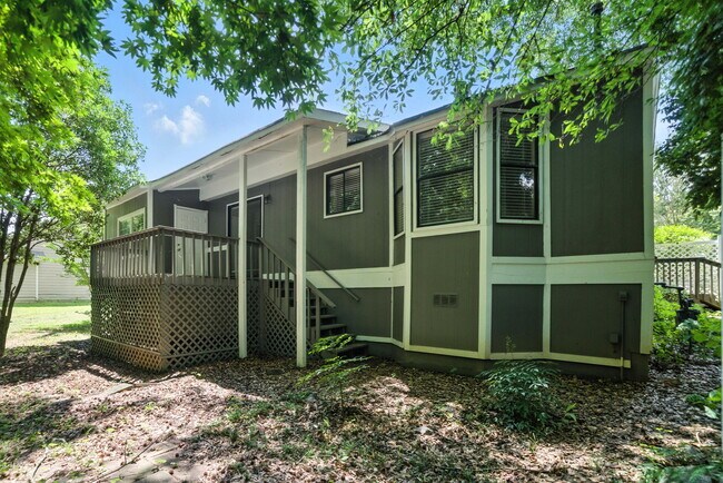 Building Photo - 3045 Wildflower Ln SW