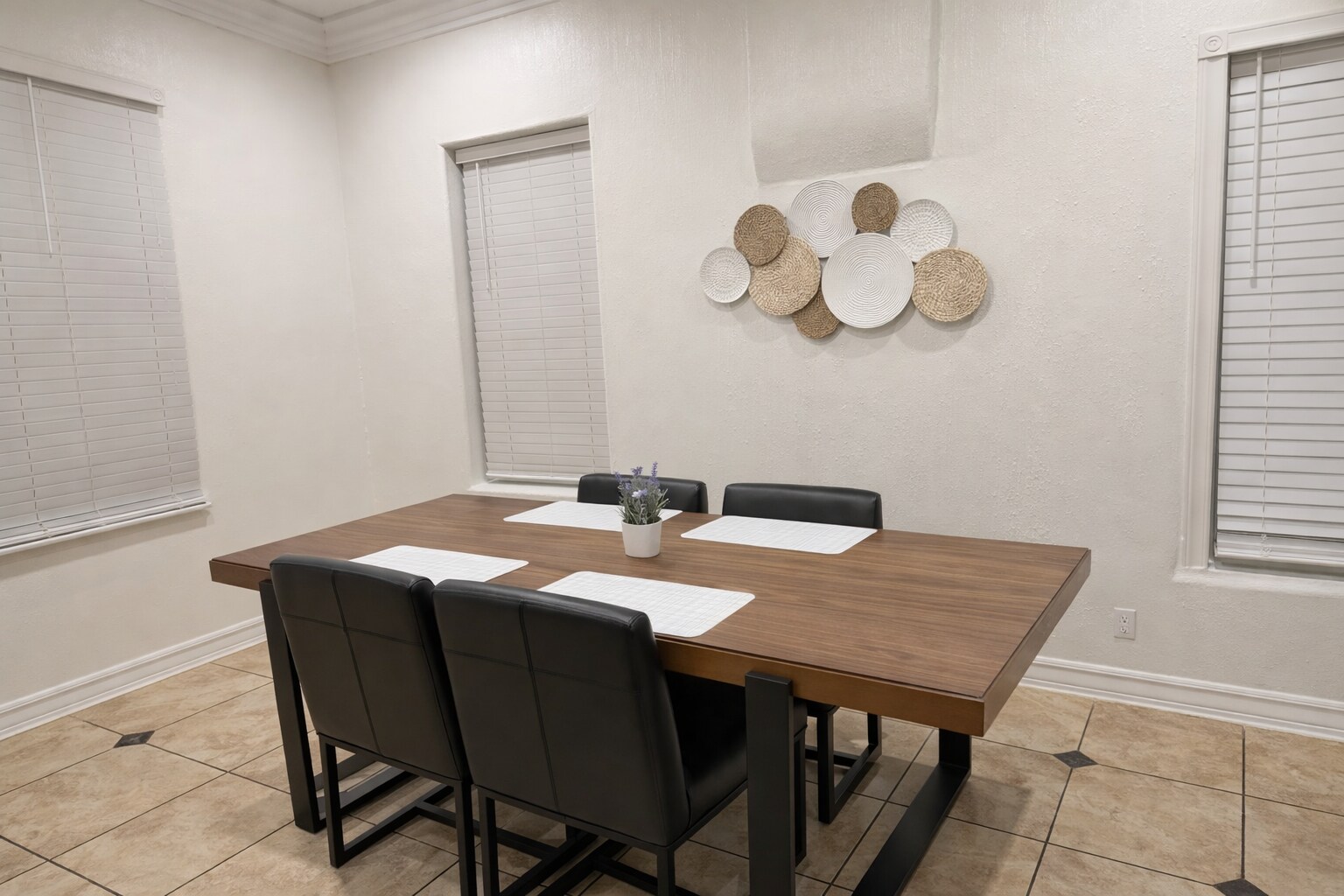 Building Photo - 1014 Brown St