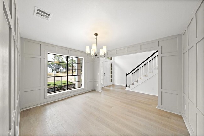 Building Photo - 15411 Robin Grove Ct