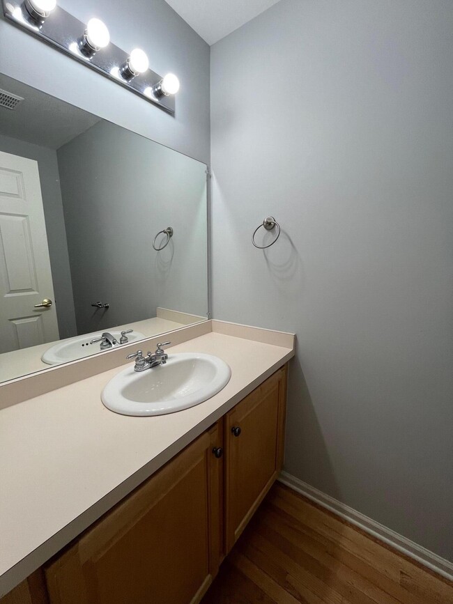 Building Photo - 2815 Barclay Way