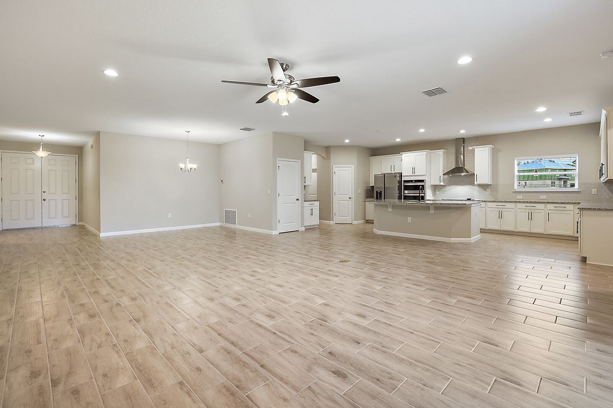 Building Photo - 615 Avila Pl