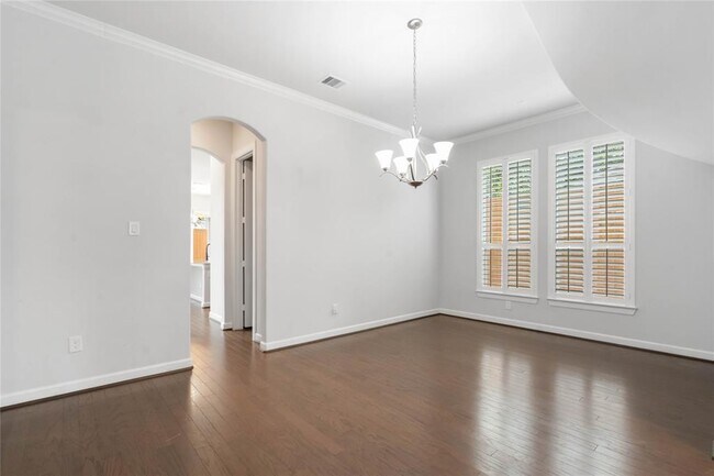 Building Photo - 1303 Gardenia Dr