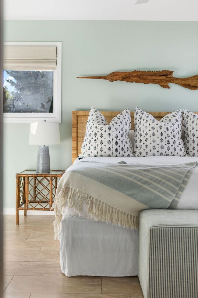 Building Photo - 217 Carol Pl