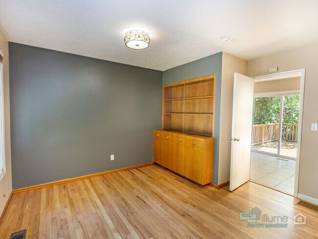 Building Photo - Beautiful 4 Bedroom Home