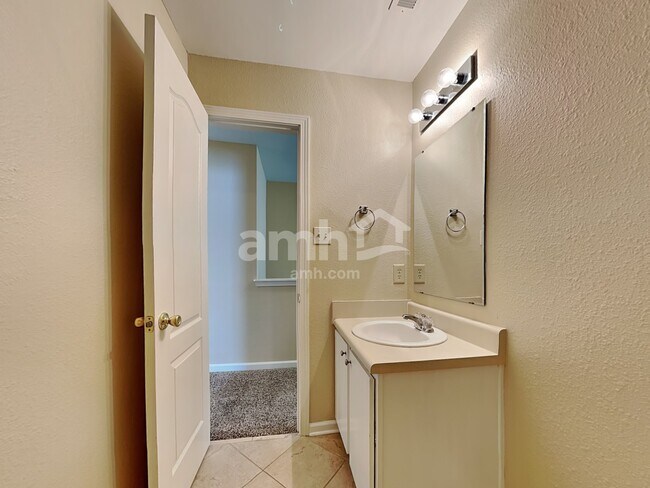 Building Photo - 5330 Bendix Ct