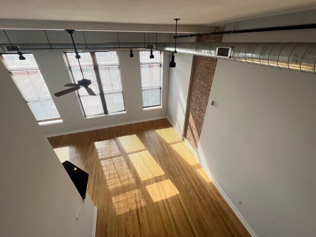 Building Photo - 338 Grove St