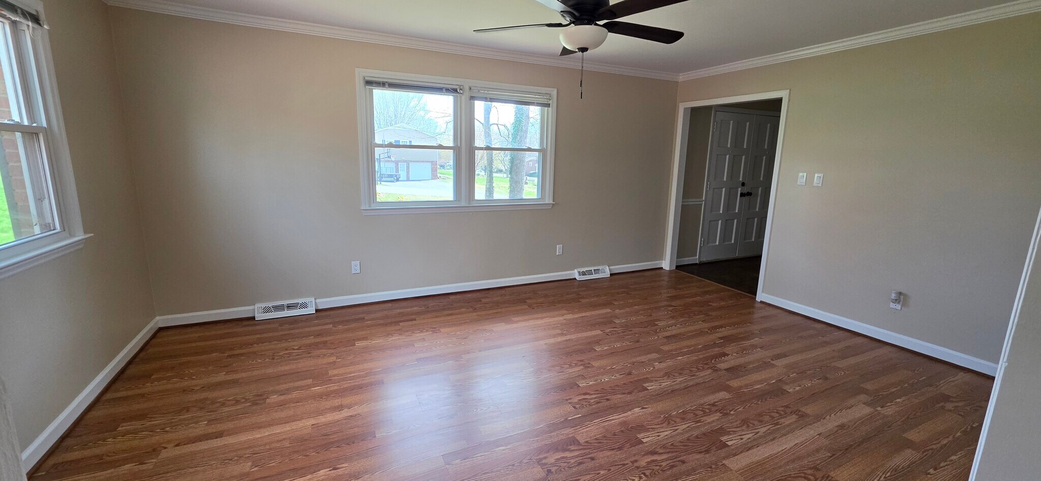 Building Photo - 1010 Damon Dr