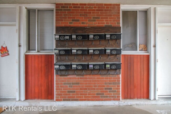 Building Photo - 110 Dorsey St