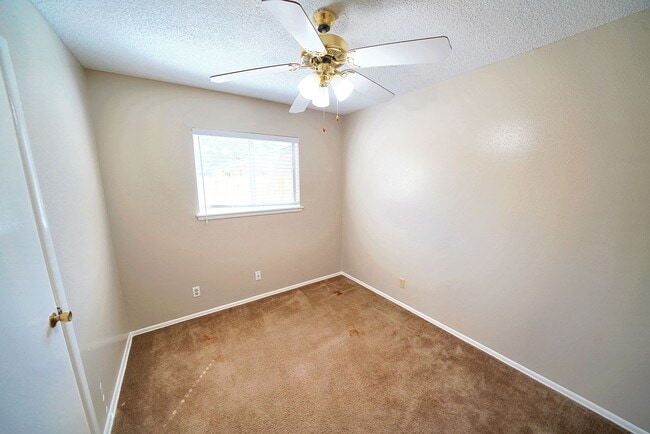 Building Photo - Move-In Ready 4-Bedroom Gem in the Heart of Schertz! - Realtor Commission: $500