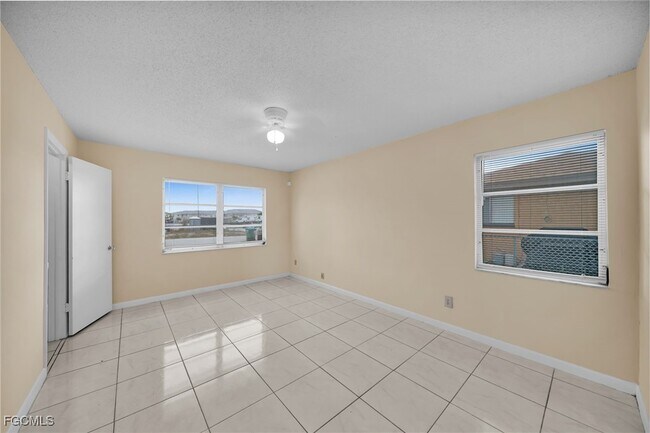 Building Photo - 4824 Lucaya Dr