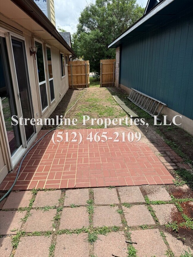 Building Photo - Charming 3 bedroom, 2 bath off Wells Branch