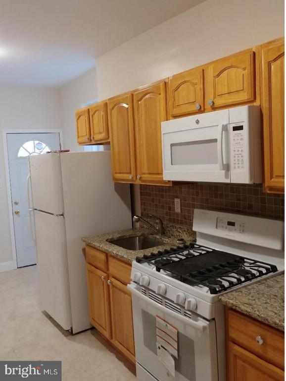 Building Photo - 889 N 47th St