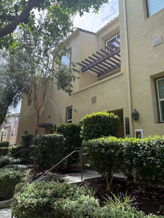 Building Photo - 2715 Escala Cir